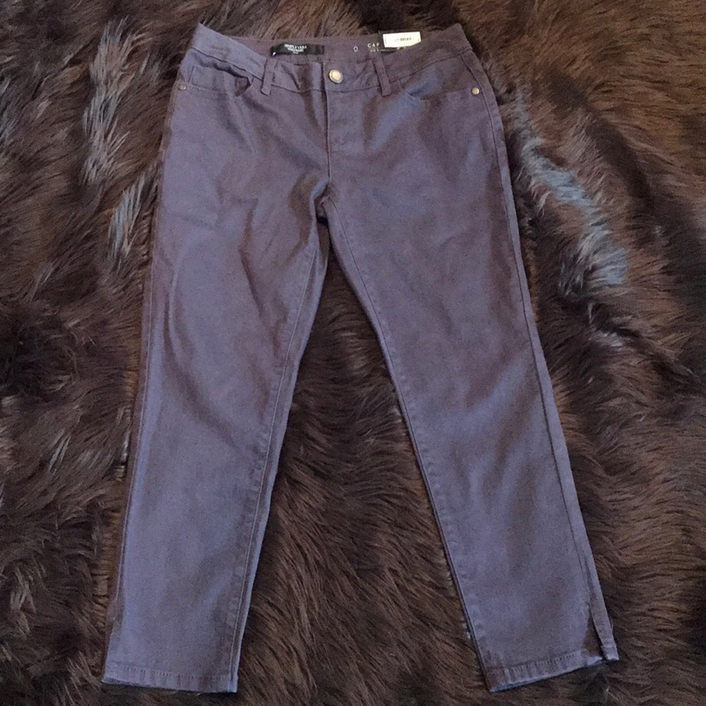 Simply Vera midrise Capri pants in eggplant color